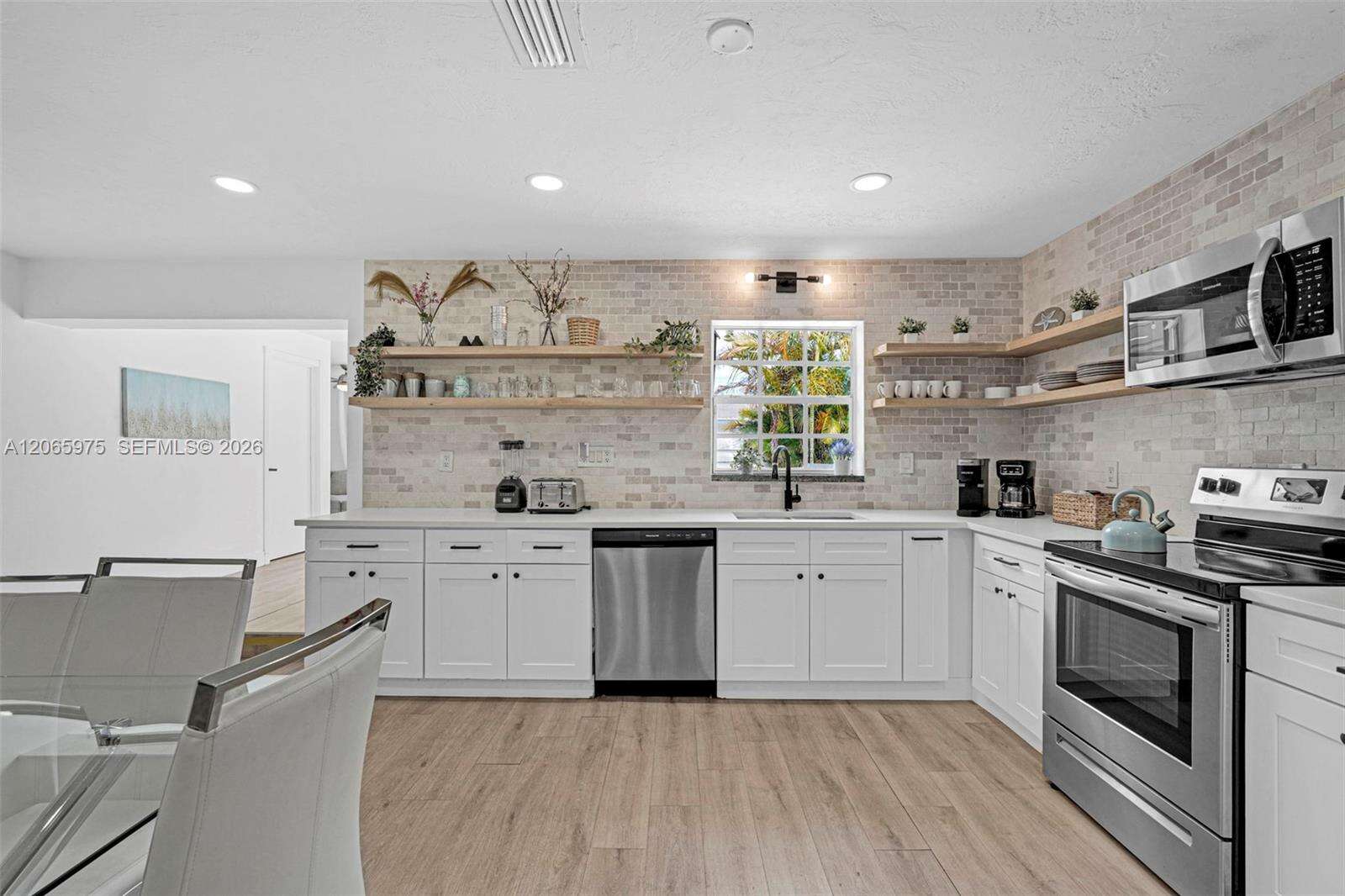 407 56th Ter, Hollywood, FL 33023 - For Sale photo 16