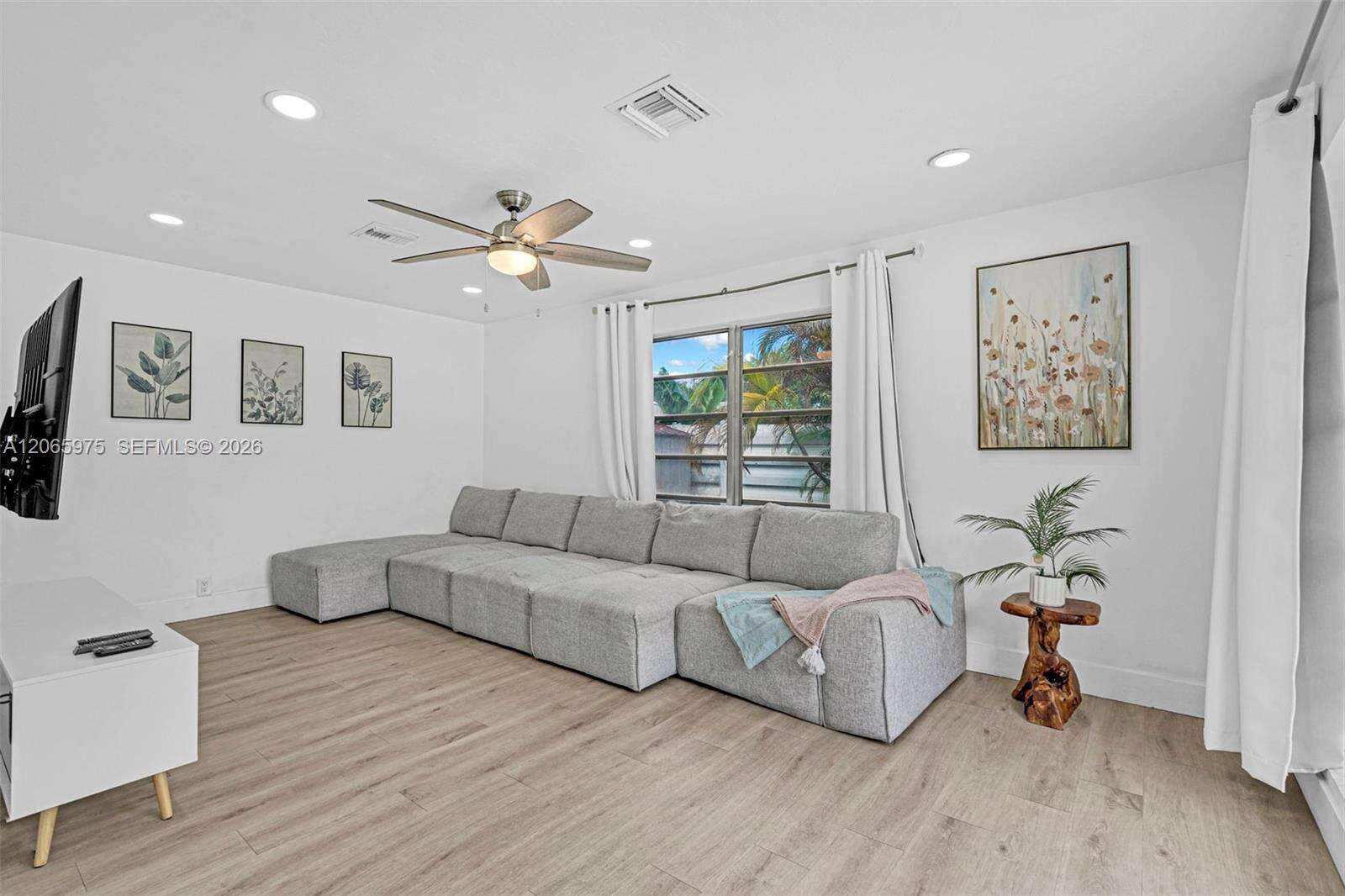 407 56th Ter, Hollywood, FL 33023 - For Sale photo 19