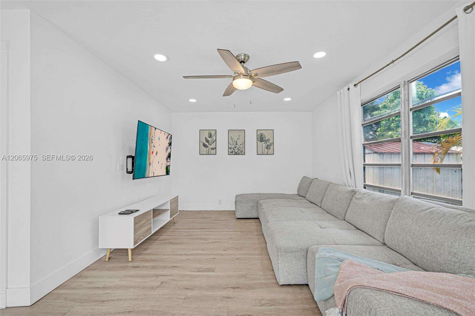 407 56th Ter, Hollywood, FL 33023 - For Sale photo 20