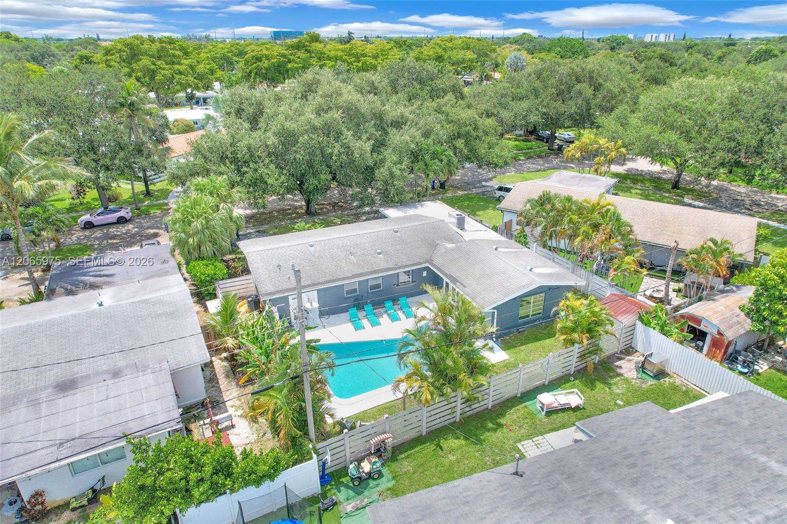 407 56th Ter, Hollywood, FL 33023 - For Sale photo 3