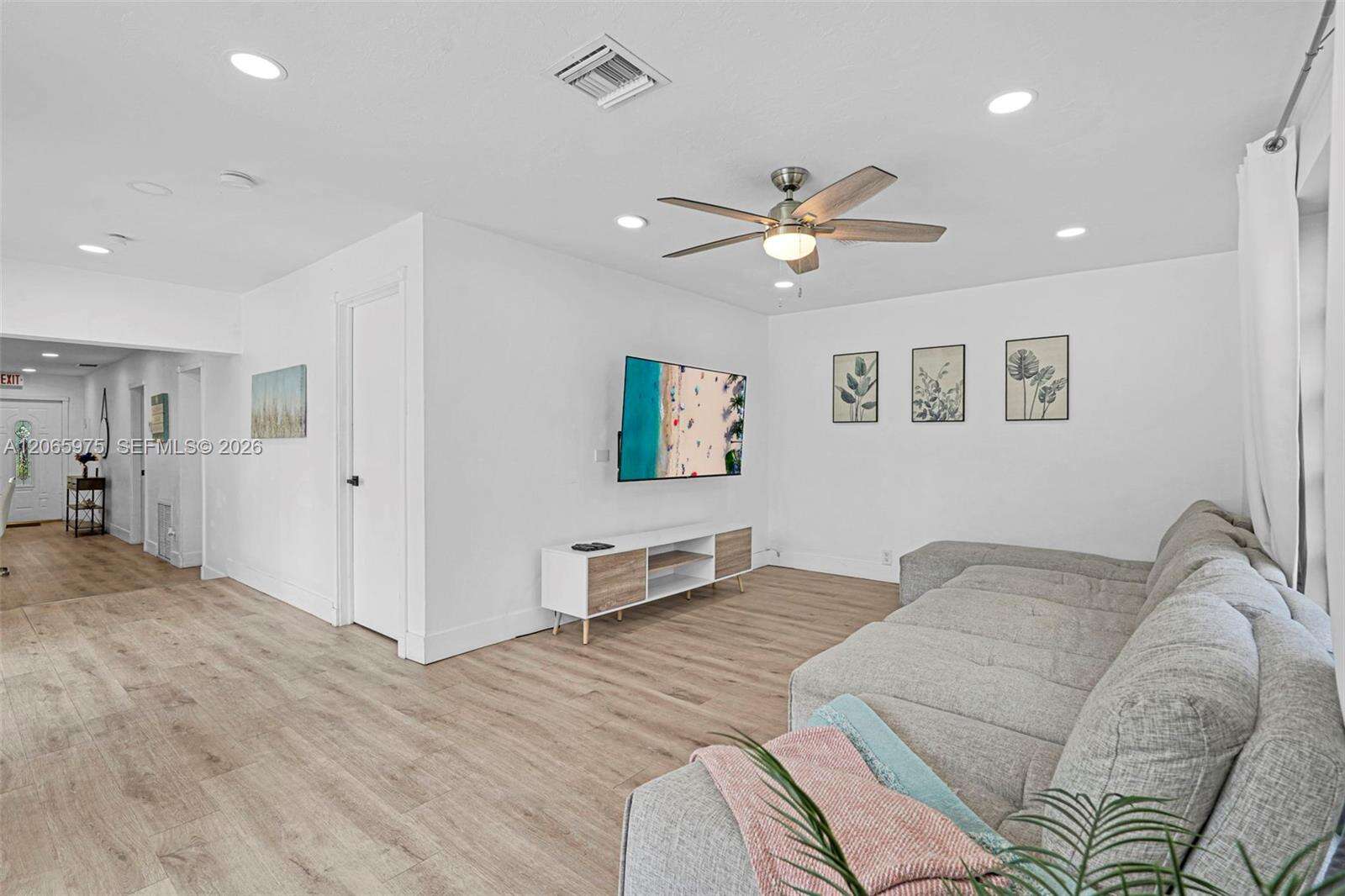 407 56th Ter, Hollywood, FL 33023 - For Sale photo 21