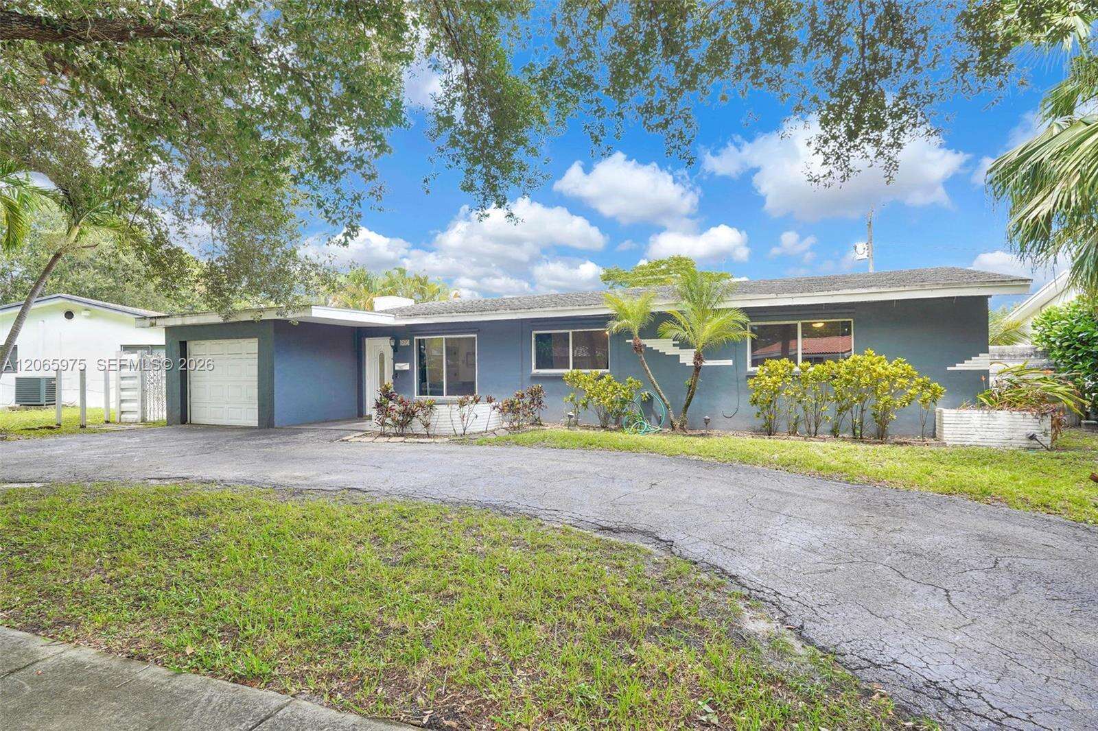 407 56th Ter, Hollywood, FL 33023 - For Sale photo 4