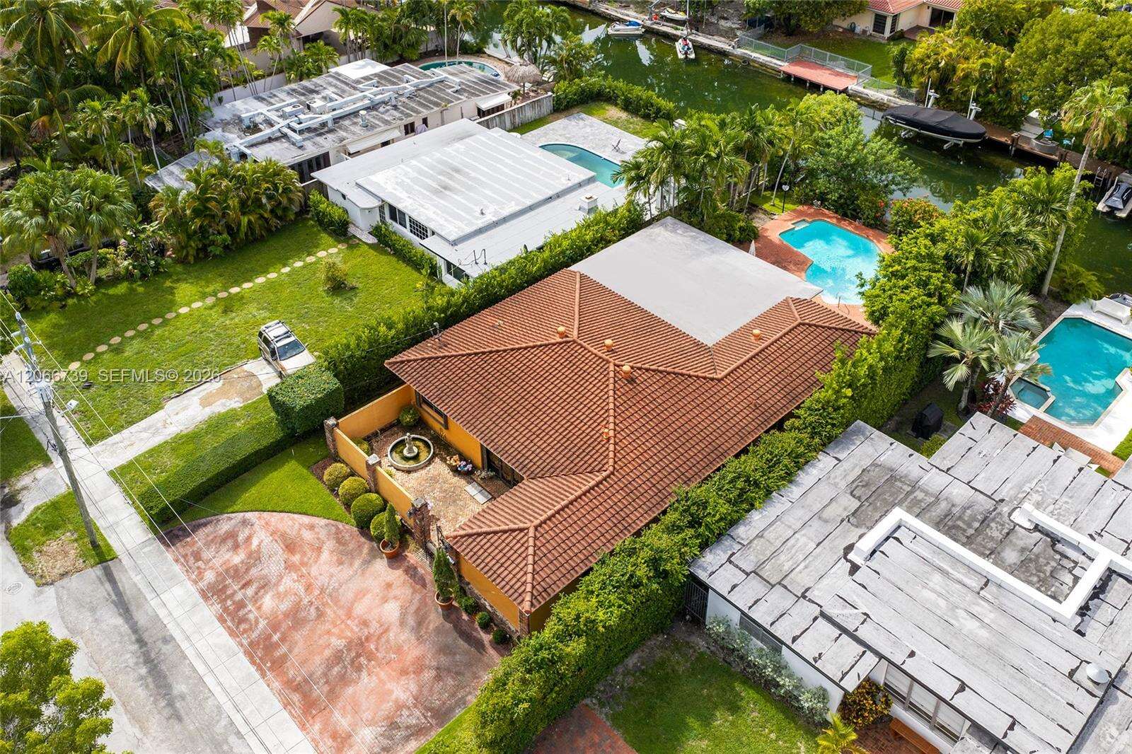 1860 Cleveland Rd, Miami Beach, FL 33141 - For Sale photo 3