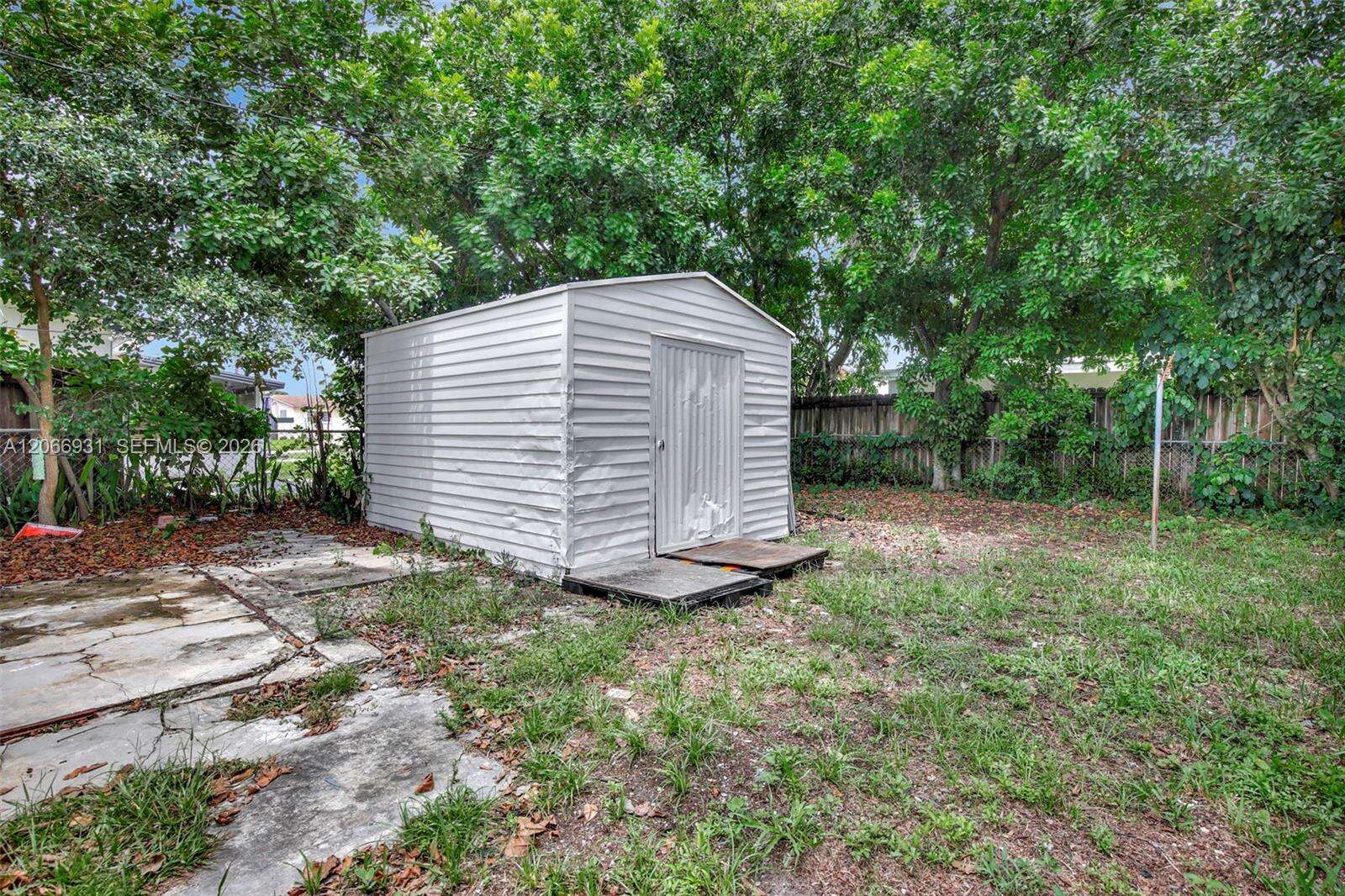 311 68th Ter, Pembroke Pines, FL 33023 - Pending Sale photo 22