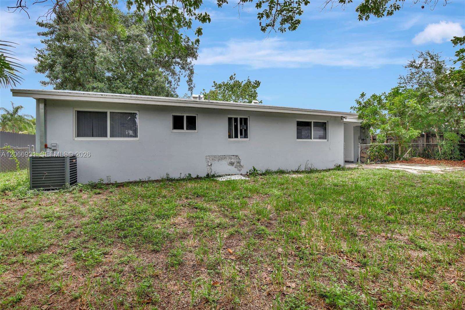 311 68th Ter, Pembroke Pines, FL 33023 - Pending Sale photo 23