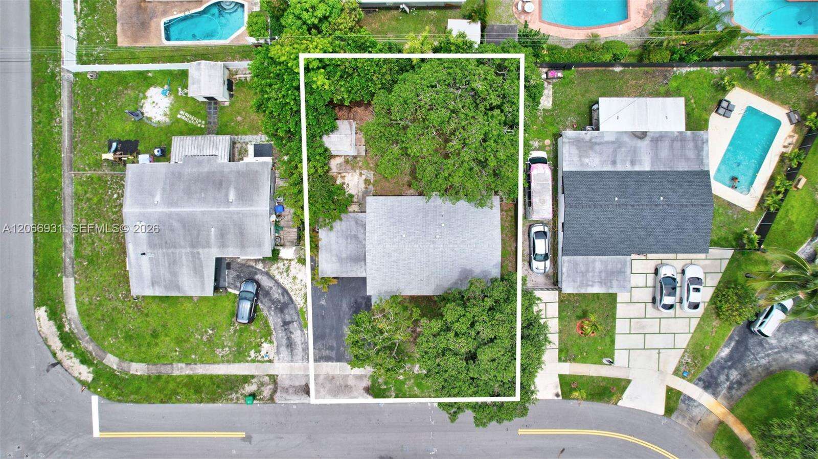 311 68th Ter, Pembroke Pines, FL 33023 - Pending Sale photo 29