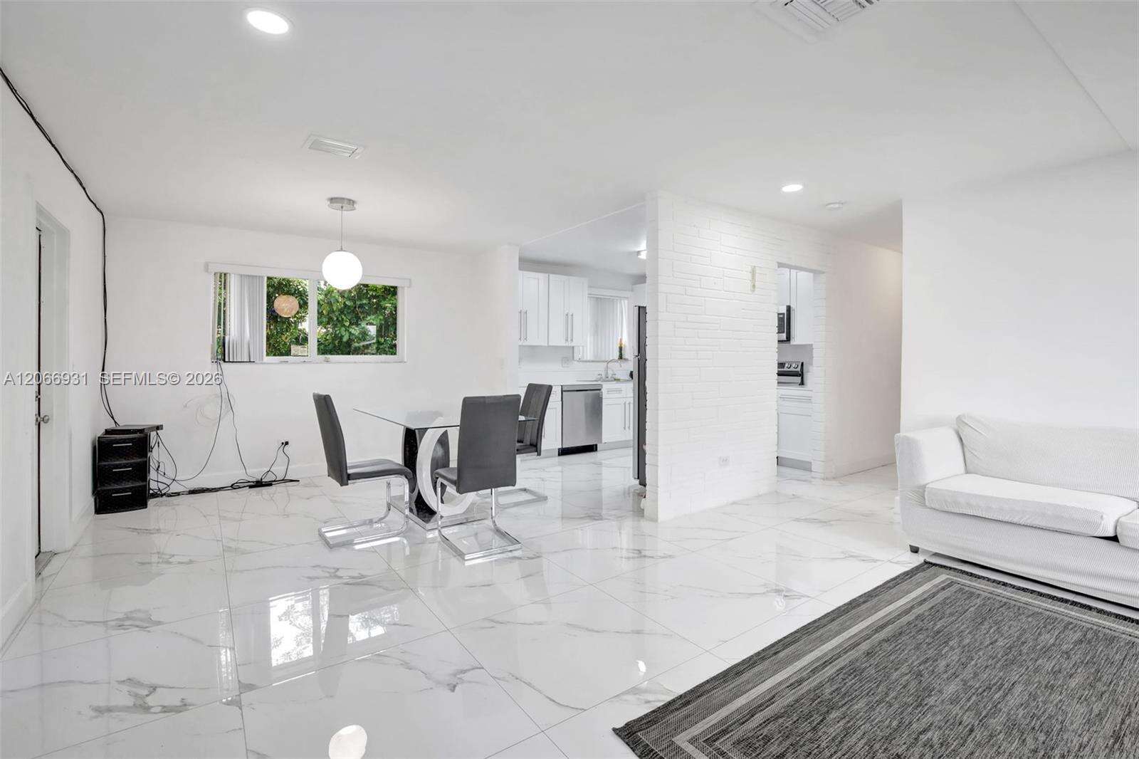 311 68th Ter, Pembroke Pines, FL 33023 - Pending Sale photo 7