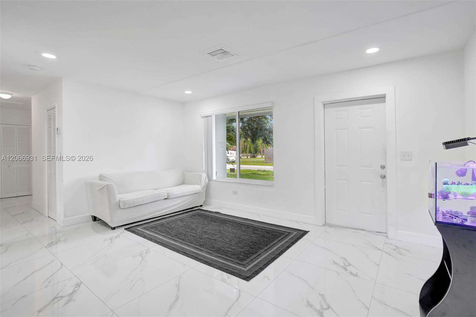 311 68th Ter, Pembroke Pines, FL 33023 - Pending Sale photo 9