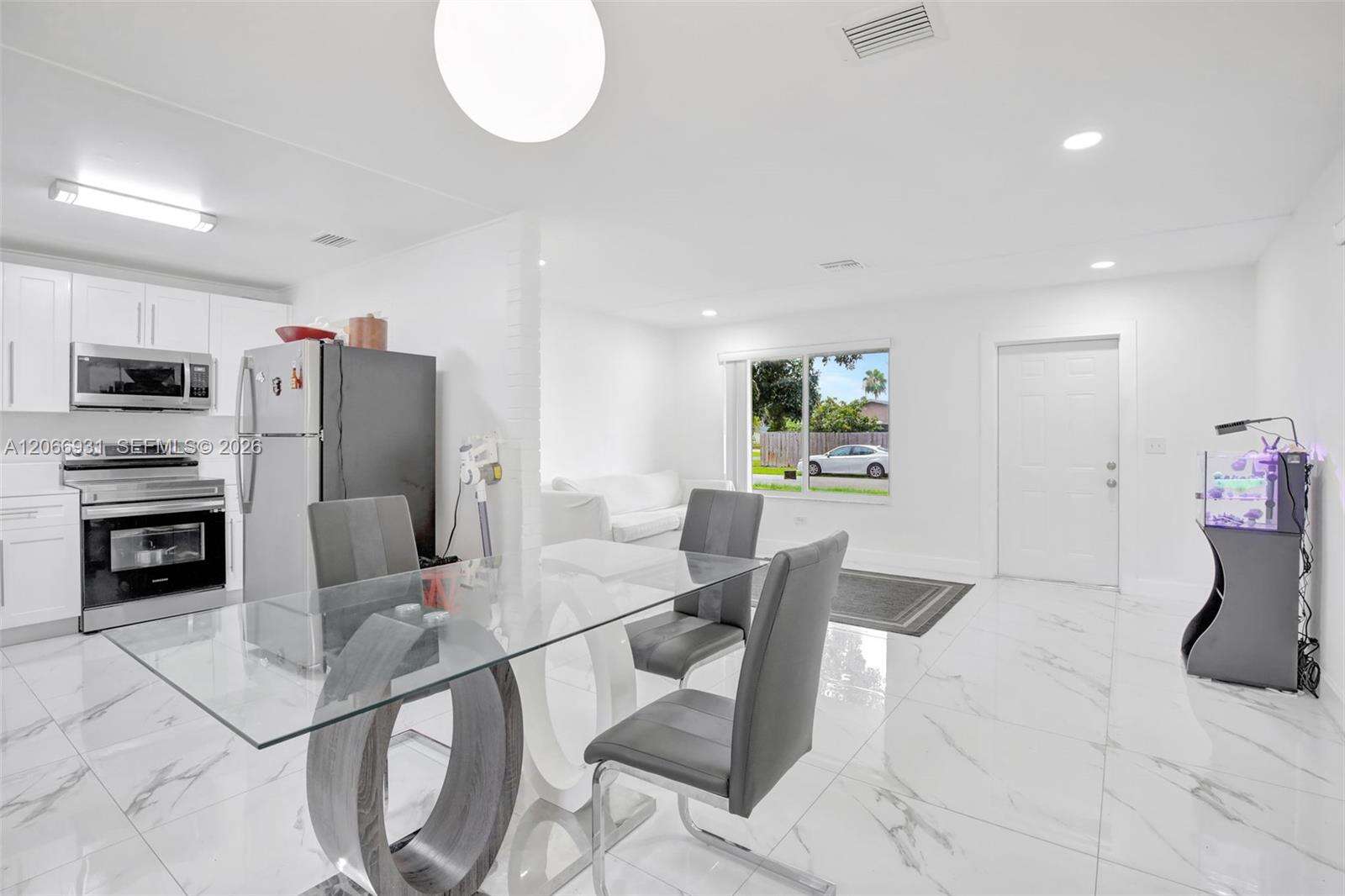 311 68th Ter, Pembroke Pines, FL 33023 - Pending Sale photo 10