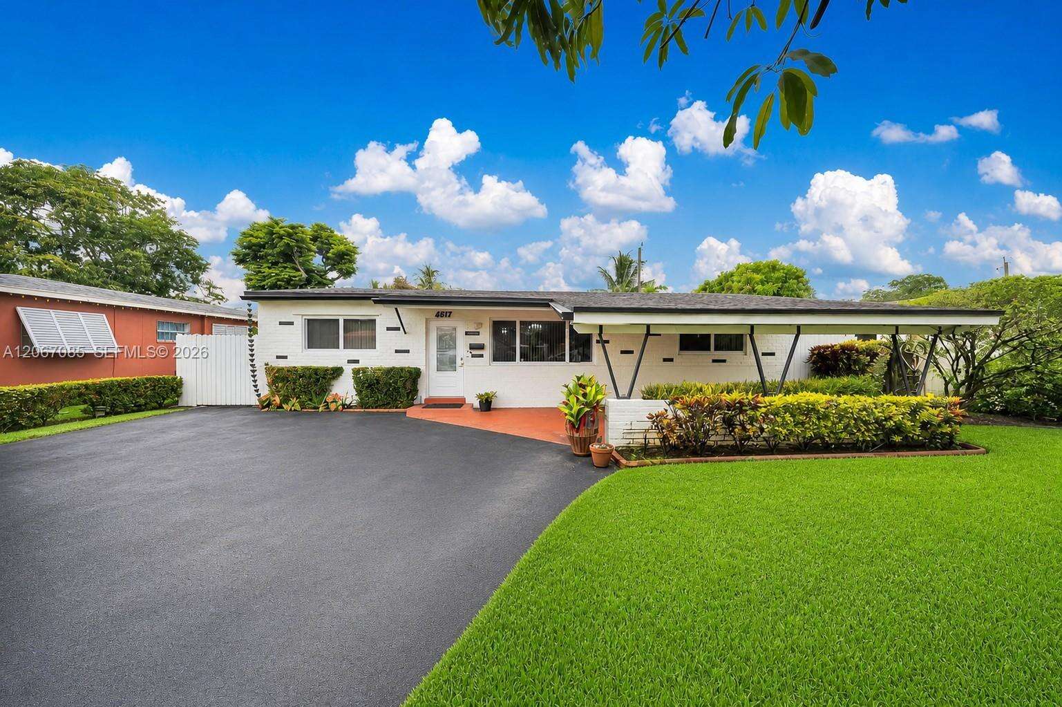 7561 Meridian St, Miramar, FL 33023 - For Sale photo 1