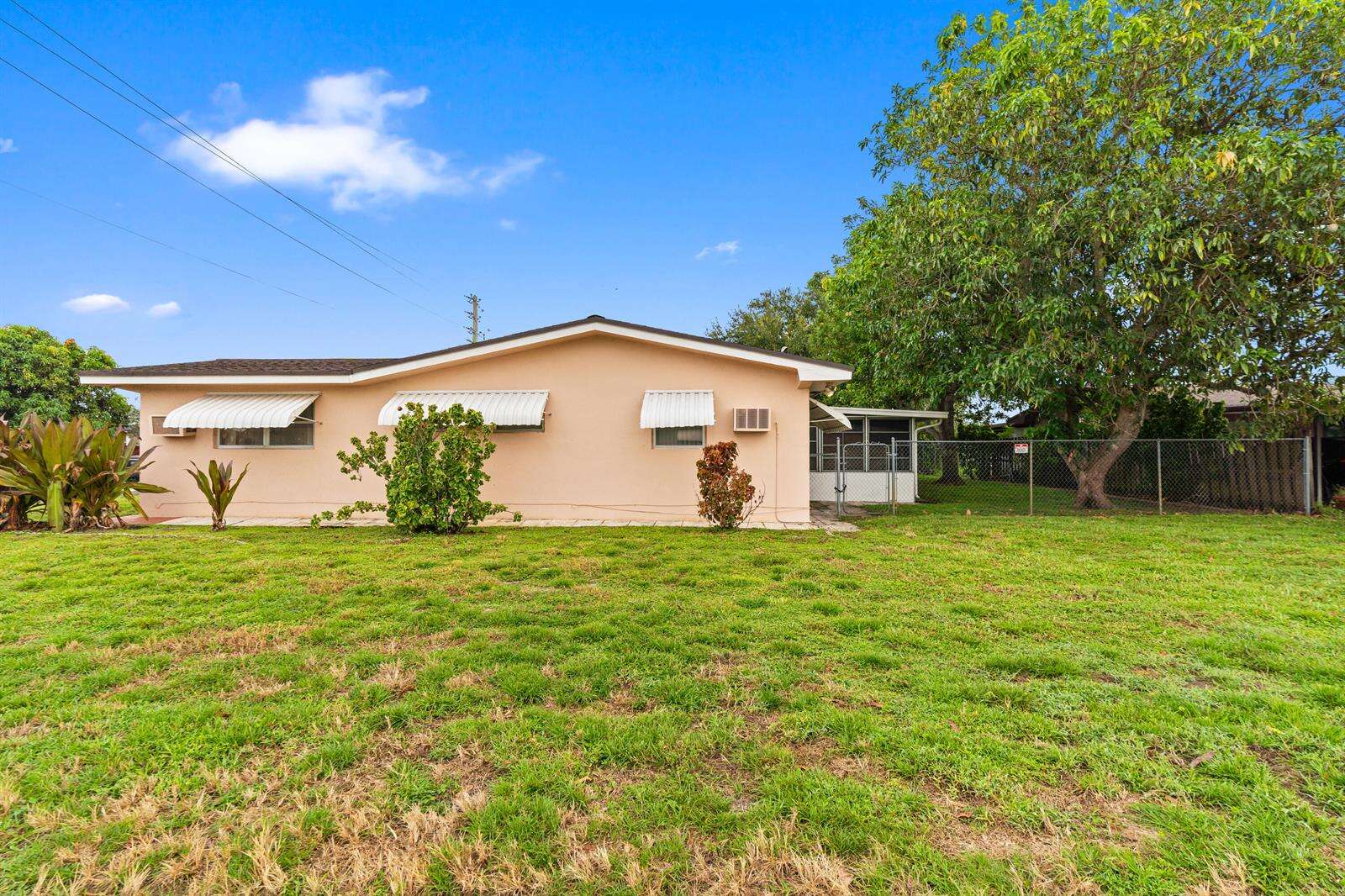 1111 85th, Pembroke Pines, FL 33024 - For Sale photo 13