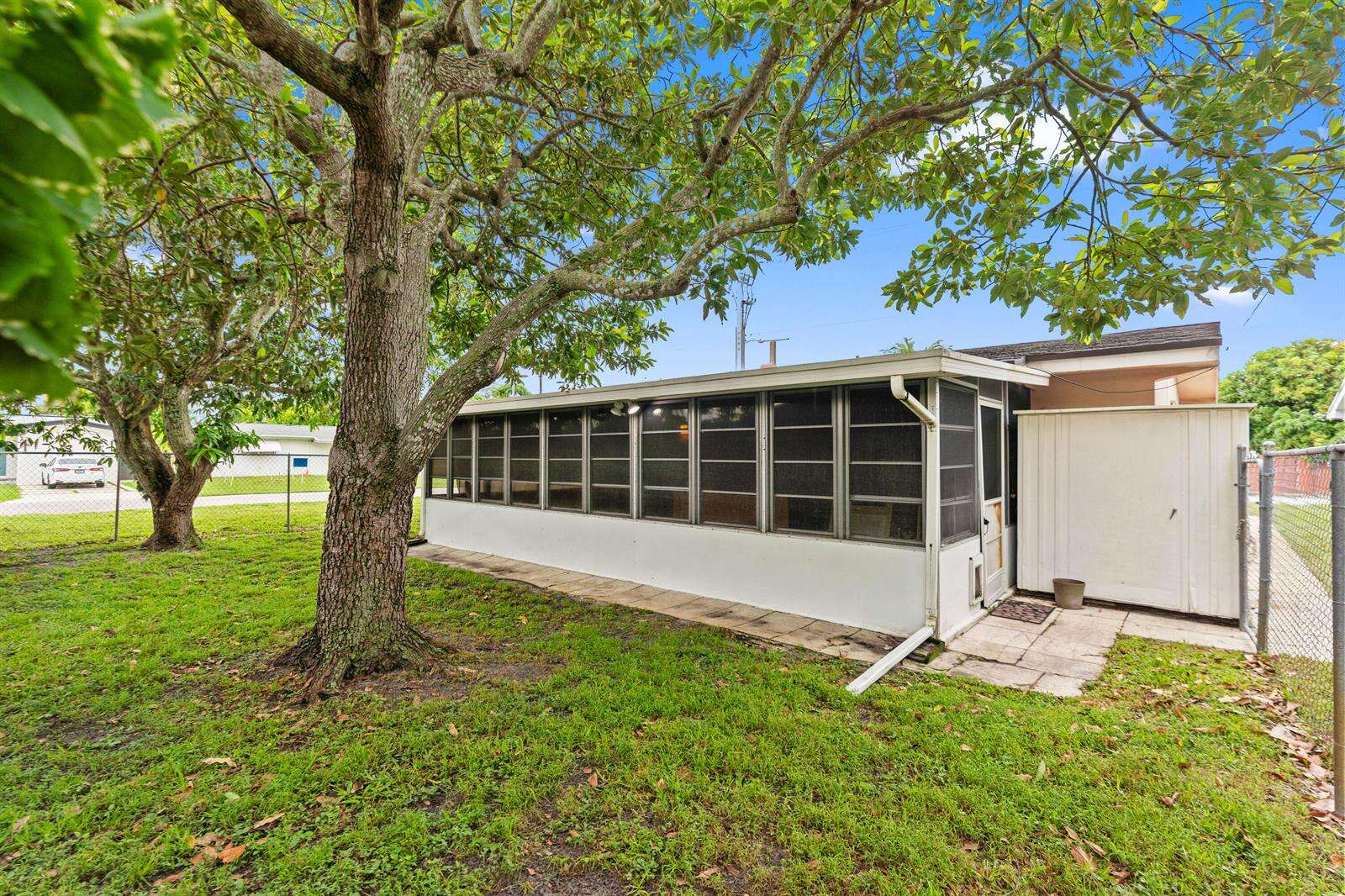 1111 85th, Pembroke Pines, FL 33024 - For Sale photo 14