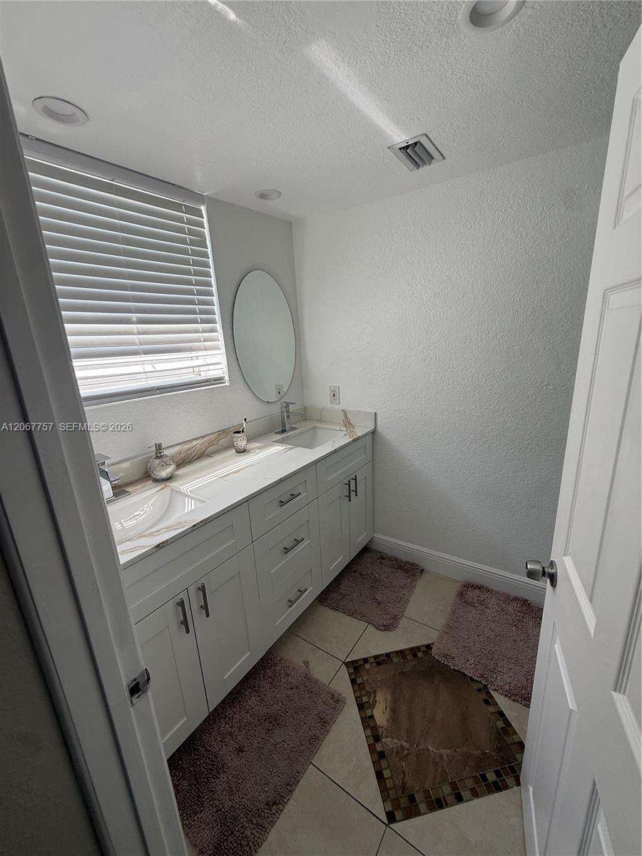 2411 Wiley St, Hollywood, FL 33020 - For Sale photo 12