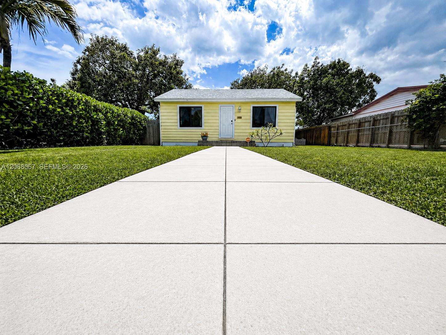 2330 Scott St, Hollywood, FL 33020 - For Sale photo 1