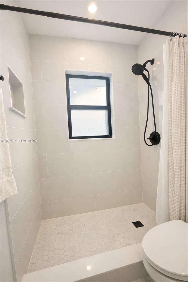 2330 Scott St, Hollywood, FL 33020 - For Sale photo 8