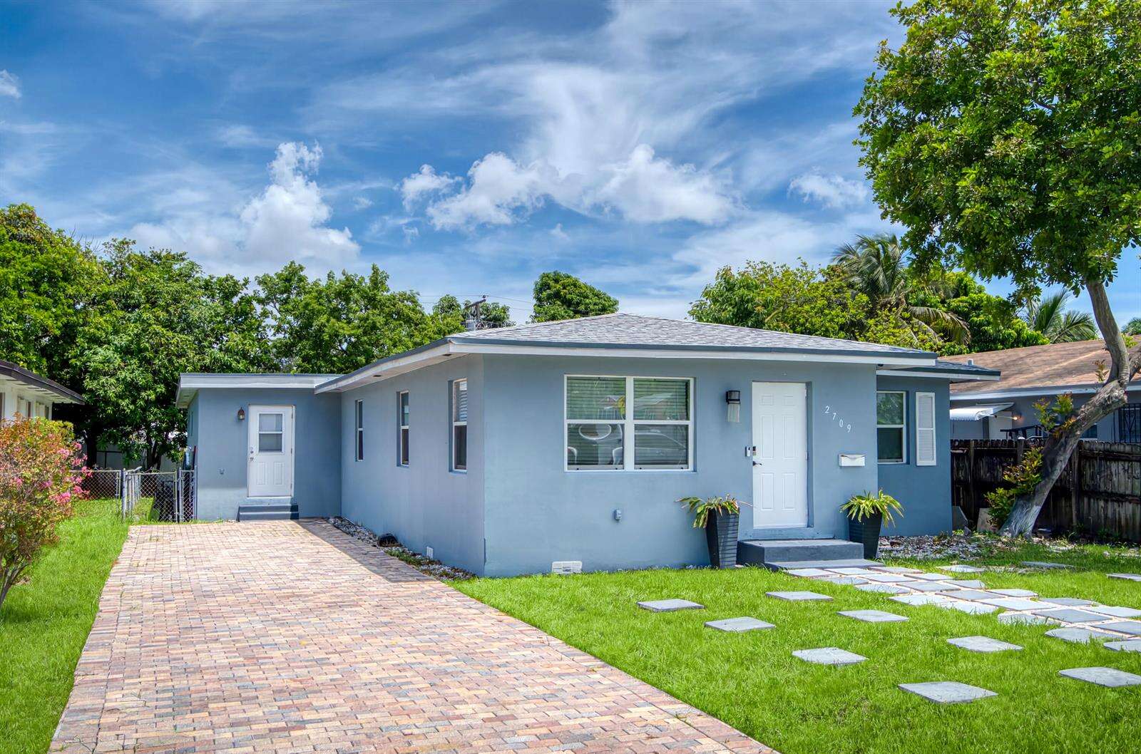 2709 Dewey, Hollywood, FL 33020 - For Sale photo 2