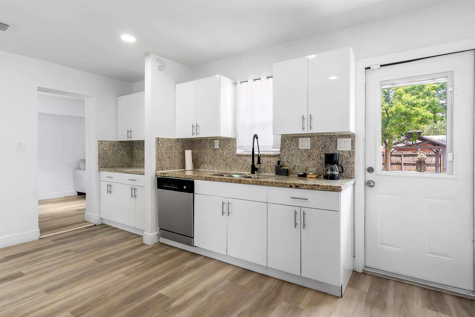 2709 Dewey, Hollywood, FL 33020 - For Sale photo 8