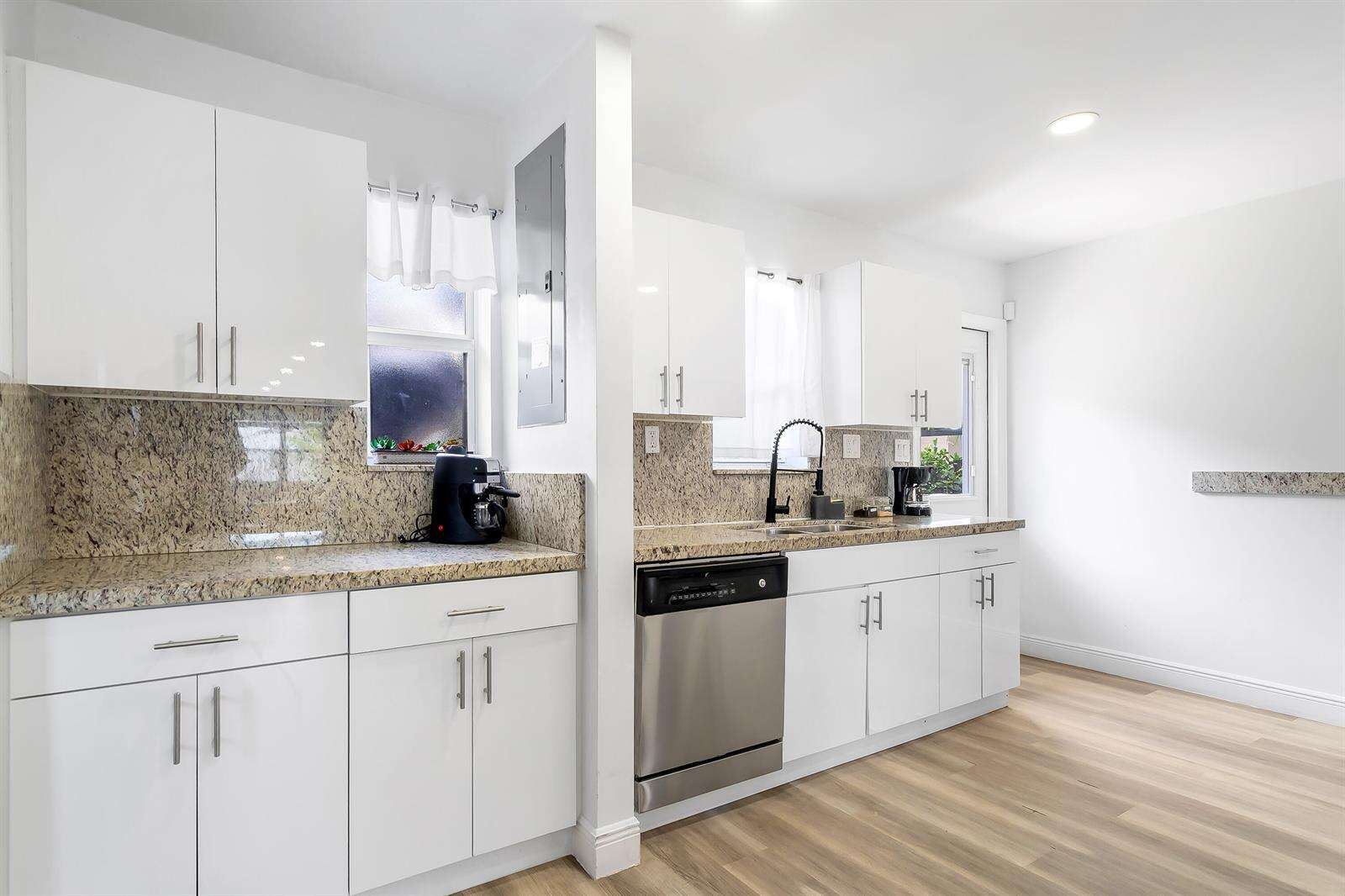 2709 Dewey, Hollywood, FL 33020 - For Sale photo 9
