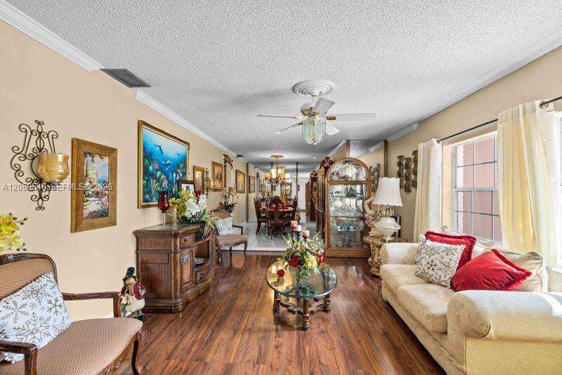 2160 91st Ter, Pembroke Pines, FL 33024 - For Sale photo 5
