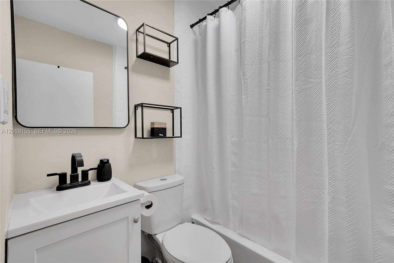 31 53rd St, Miami, FL 33137 - For Sale photo 13
