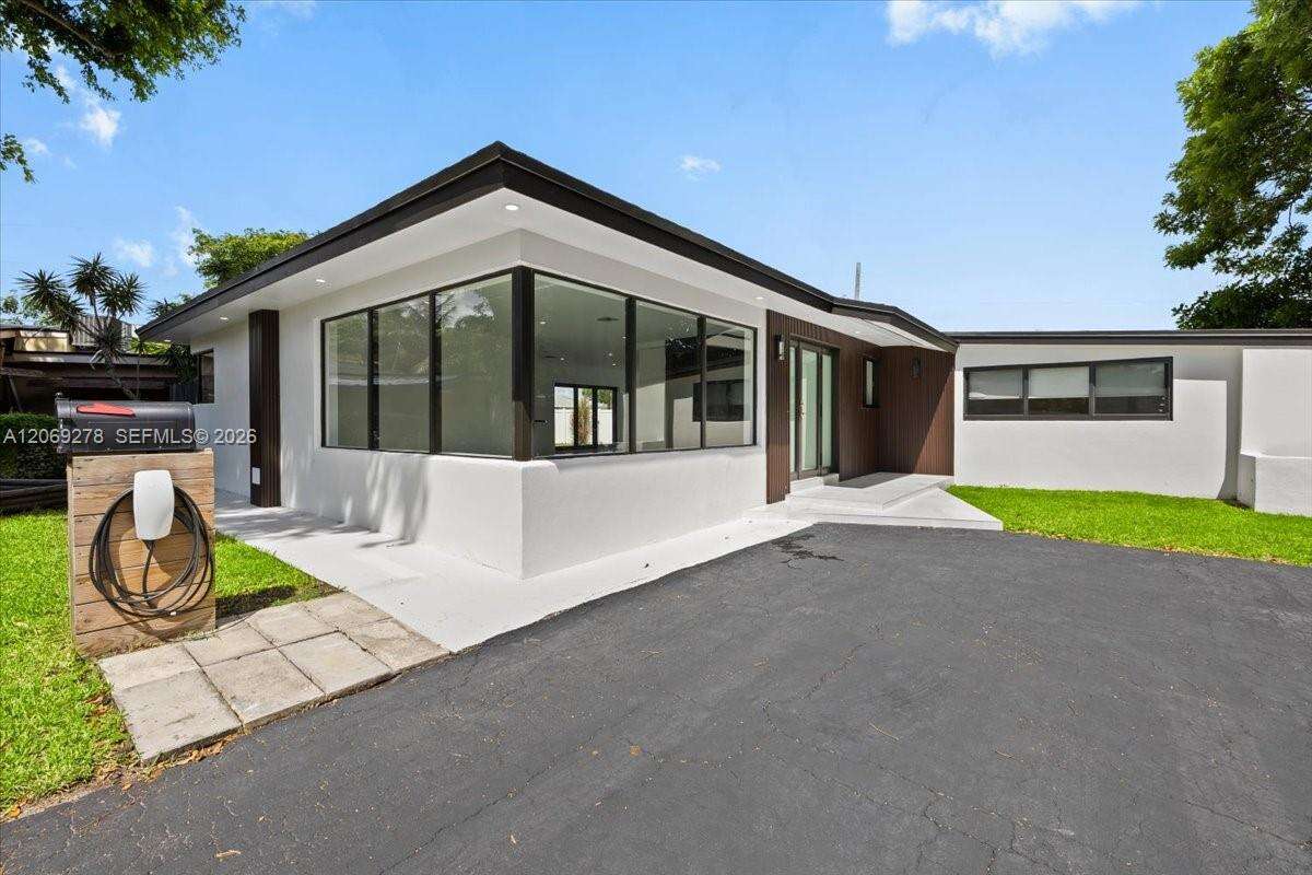 406 Lawn Acres Ct, Hollywood, FL 33023 - For Sale photo 3