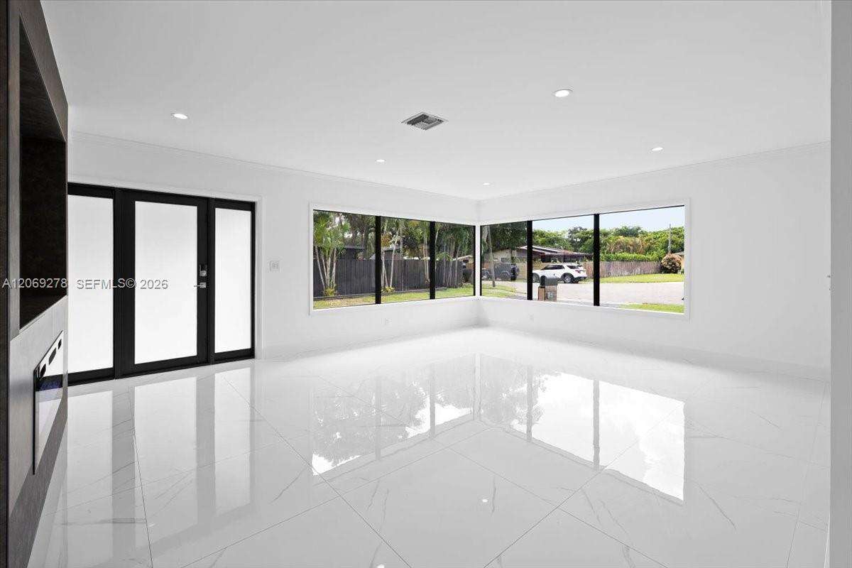 406 Lawn Acres Ct, Hollywood, FL 33023 - For Sale photo 6