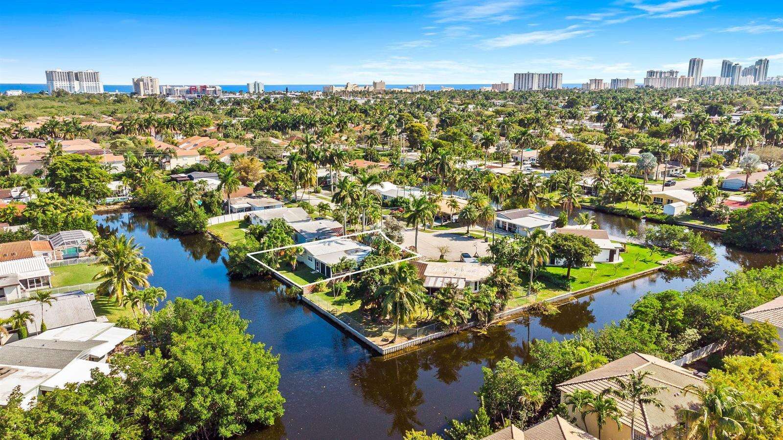 1175 Grant, Hollywood, FL 33019 - For Sale photo 4