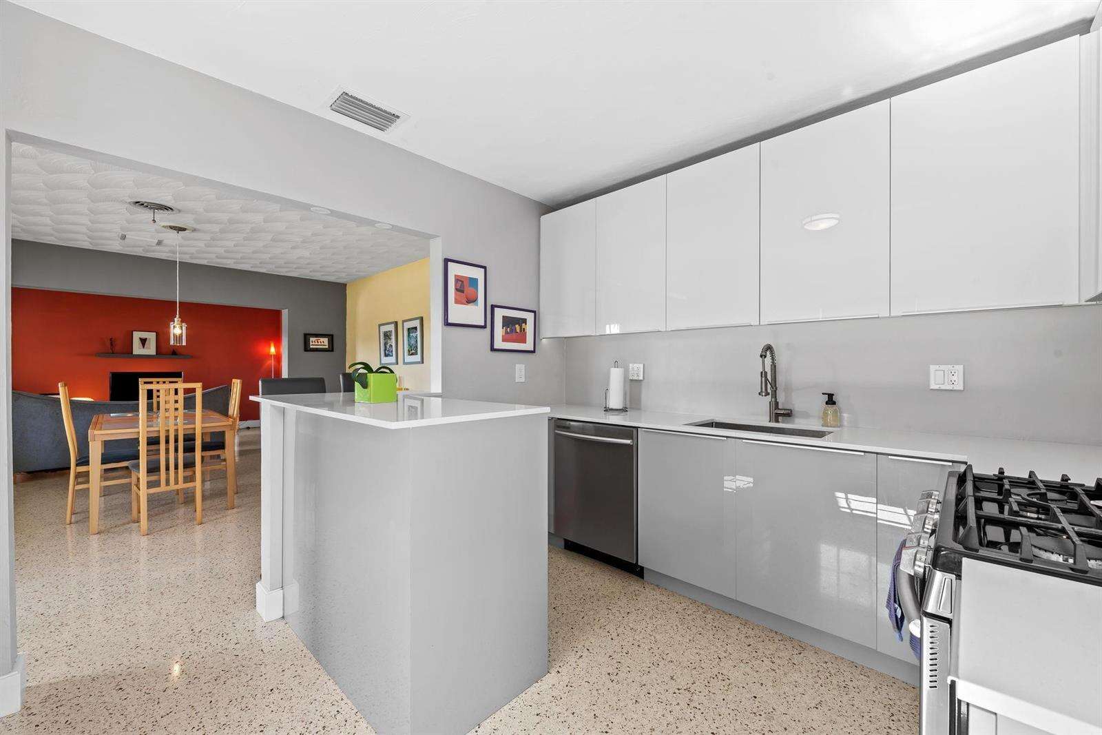 1175 Grant, Hollywood, FL 33019 - For Sale photo 7