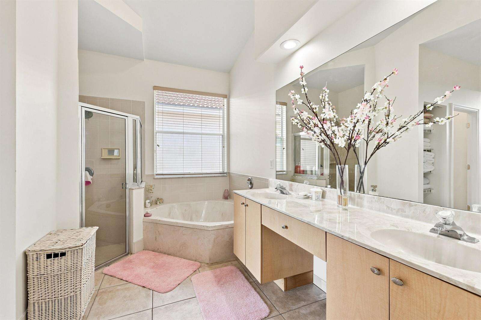 7778 17th, Pembroke Pines, FL 33024 - For Sale photo 15