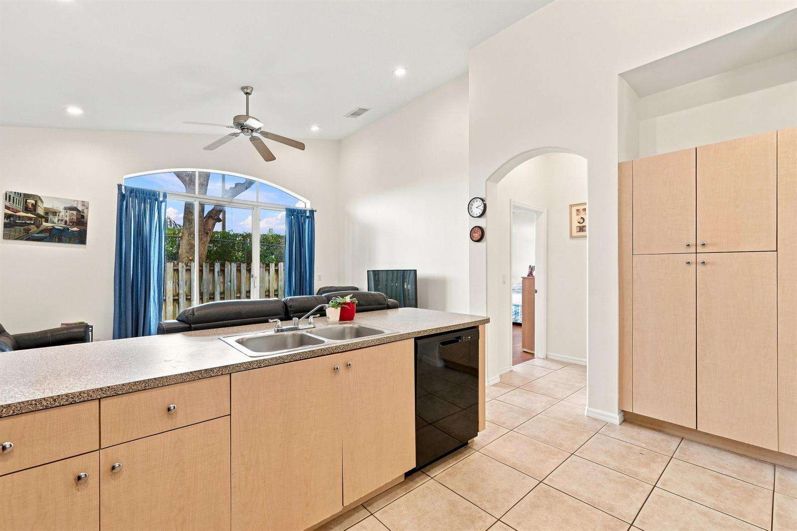 7778 17th, Pembroke Pines, FL 33024 - For Sale photo 18