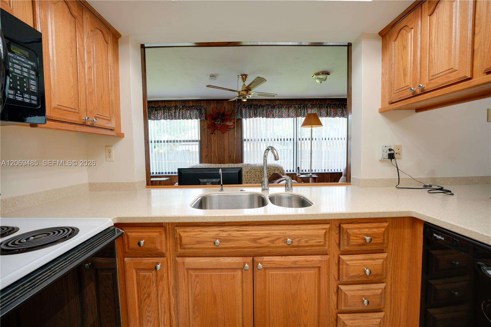 7516 Taft St, Hollywood, FL 33024 - Pending Sale photo 9