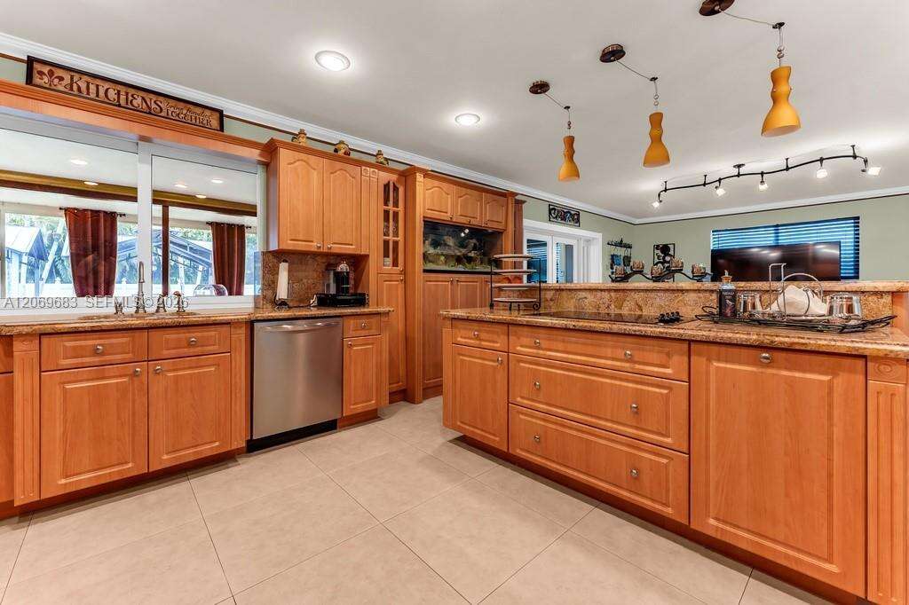 4812 Van Buren St, Hollywood, FL 33021 - Pending Sale photo 21