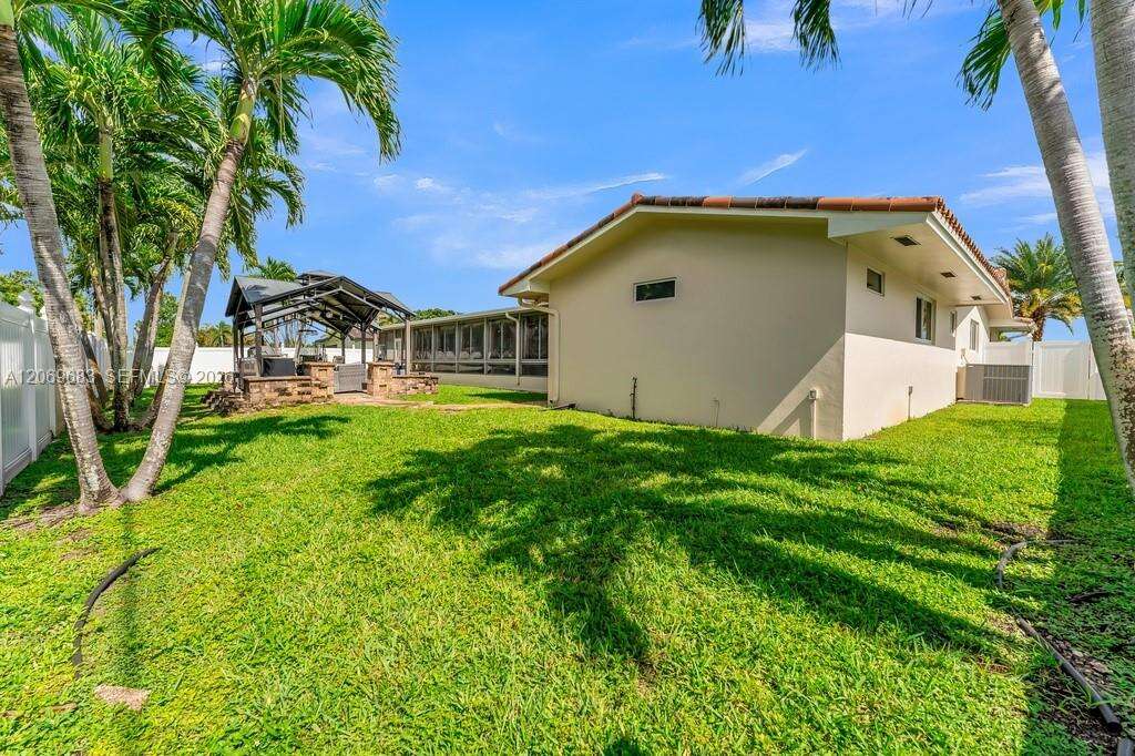4812 Van Buren St, Hollywood, FL 33021 - Pending Sale photo 8