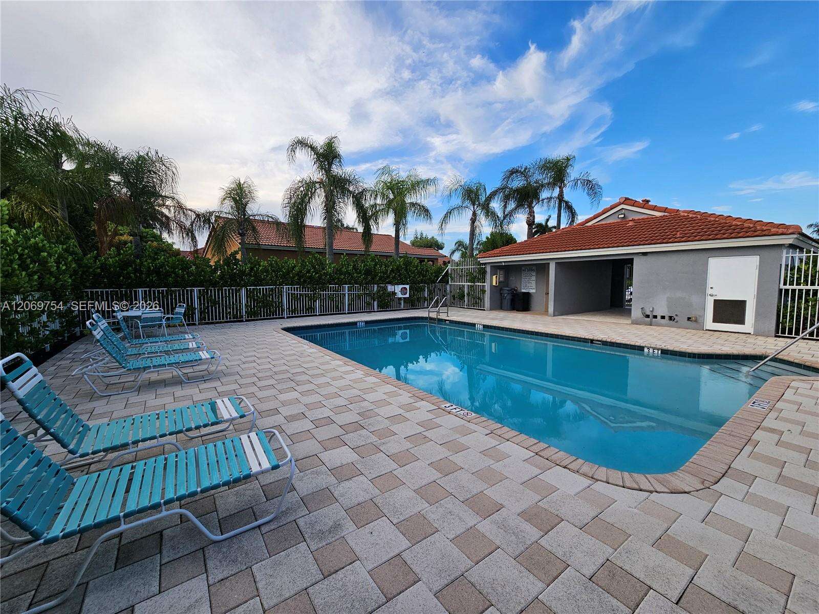 387 107th Ave, Pembroke Pines, FL 33026 - For Sale photo 39