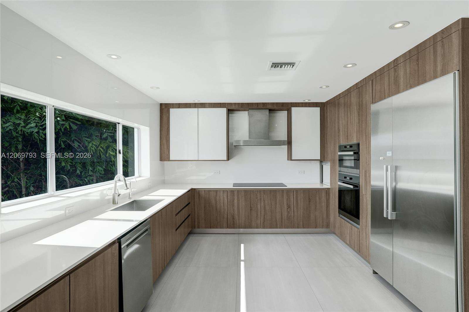 19231 22nd Ave, Miami, FL 33180 - For Sale photo 11