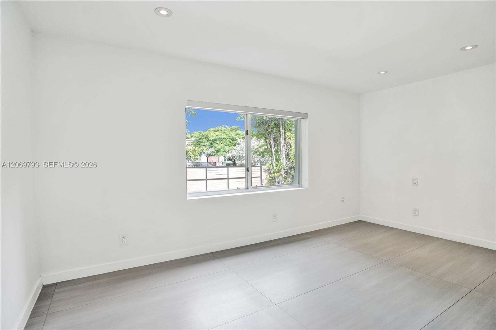 19231 22nd Ave, Miami, FL 33180 - For Sale photo 15