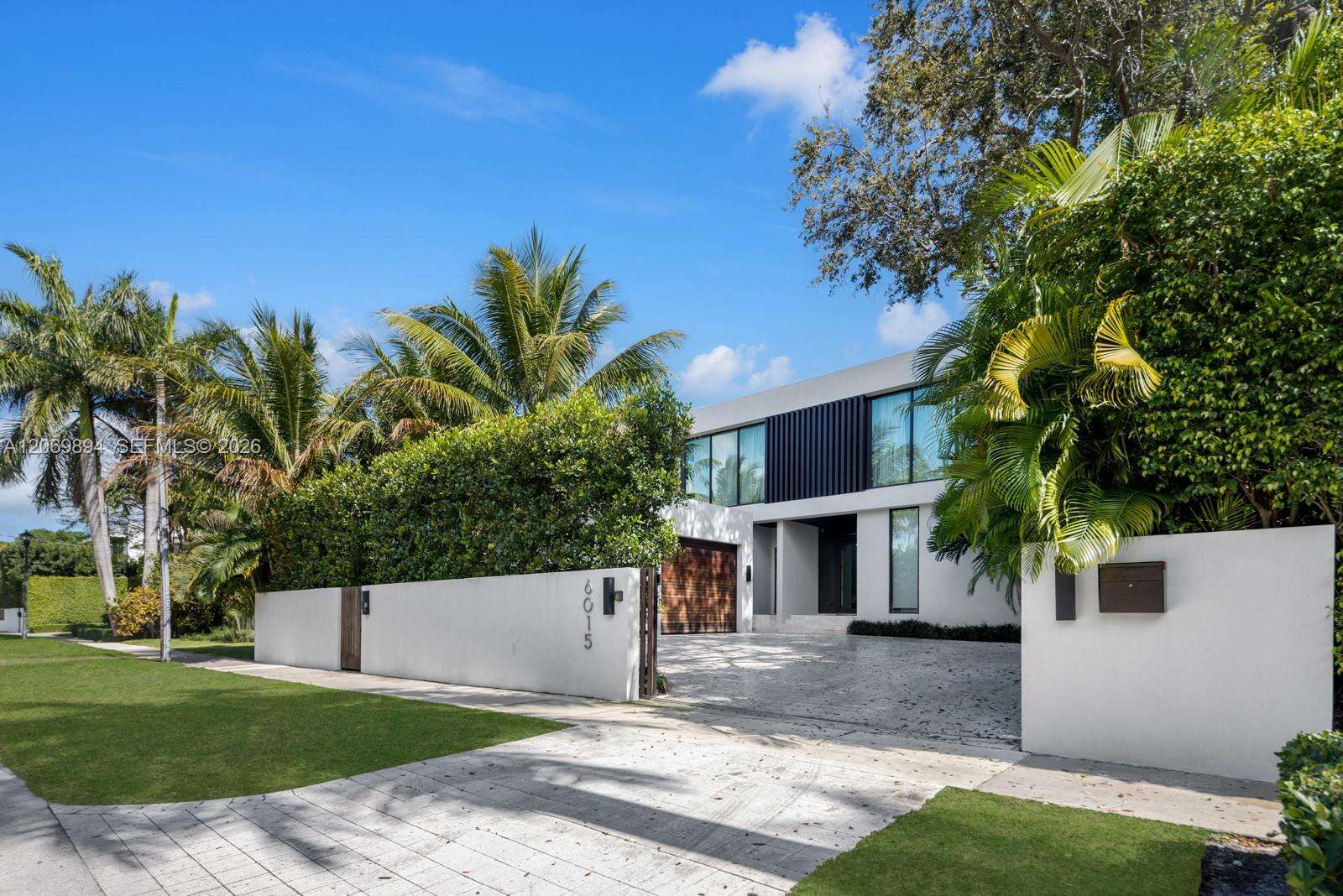 6015 Bay Rd, Miami Beach, FL 33140 - For Sale photo 1
