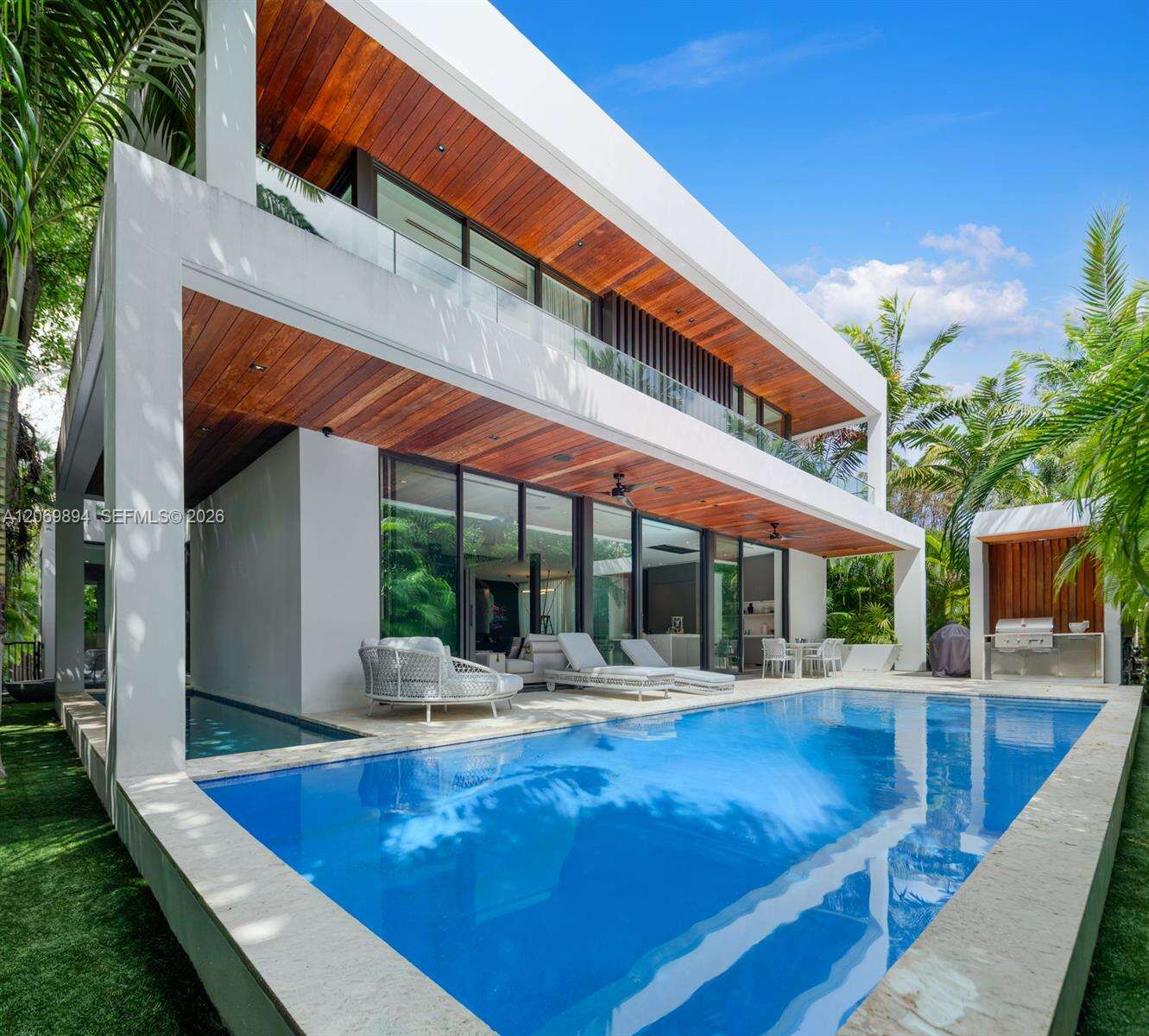 6015 Bay Rd, Miami Beach, FL 33140 - For Sale photo 2
