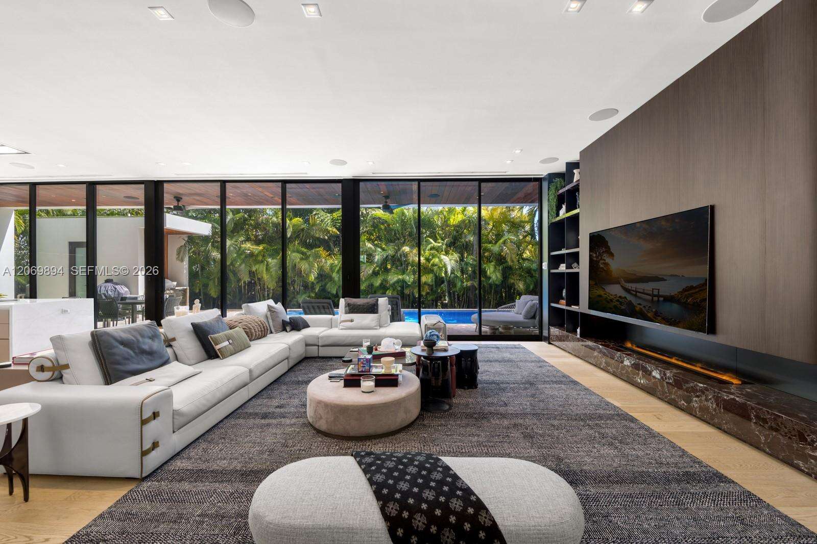 6015 Bay Rd, Miami Beach, FL 33140 - For Sale photo 6