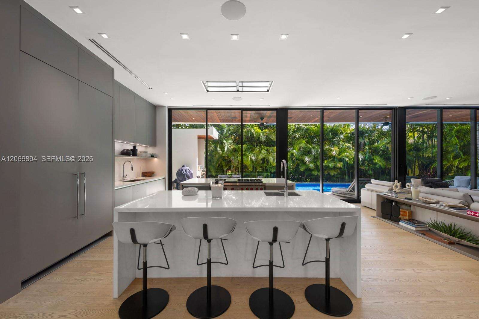 6015 Bay Rd, Miami Beach, FL 33140 - For Sale photo 8