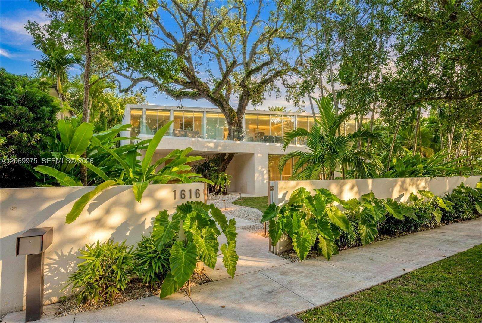1616 Onaway Dr, Miami, FL 33133 - For Sale photo 5