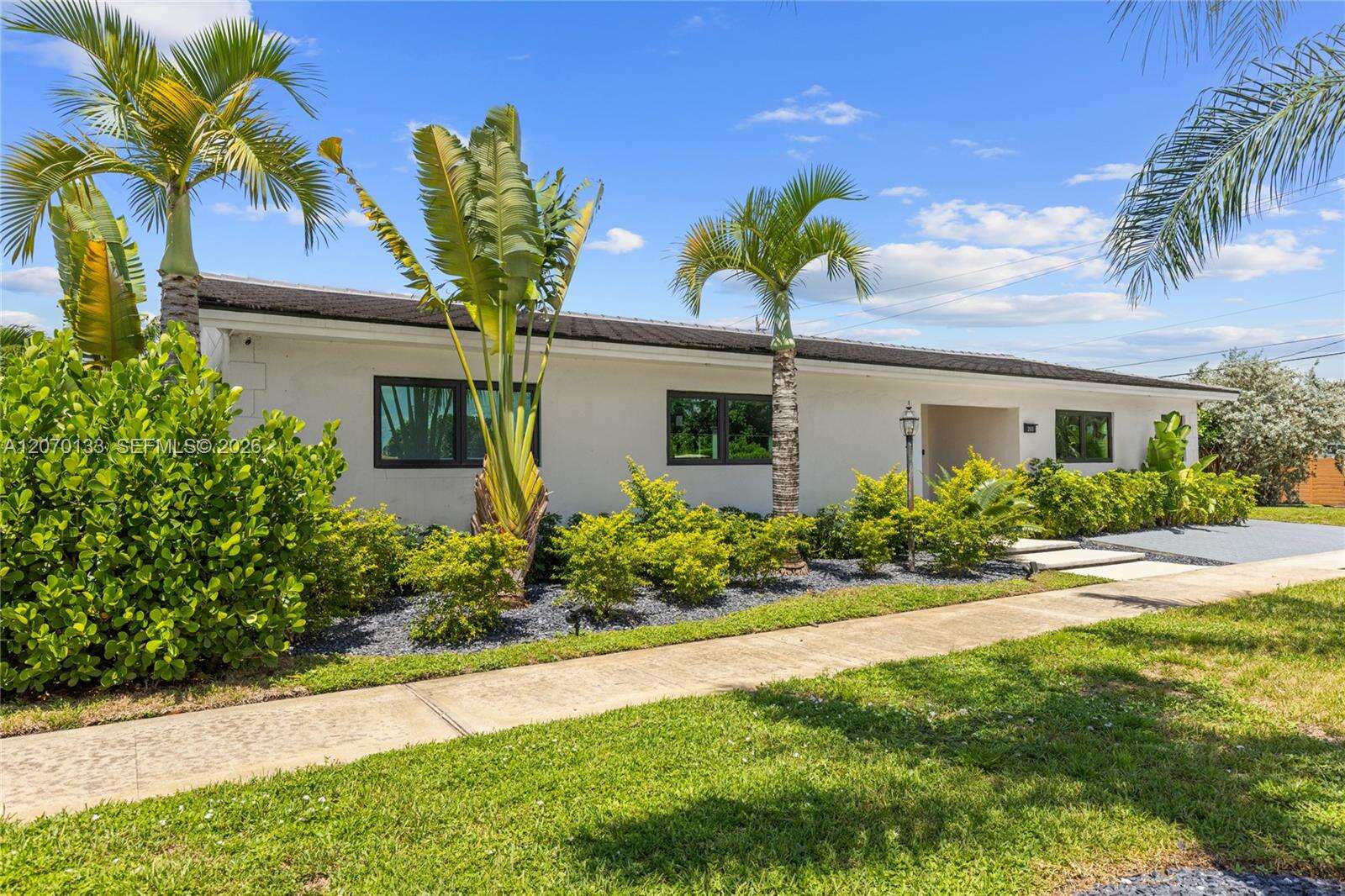200 52nd Ave, Hollywood, FL 33021 - For Sale photo 1