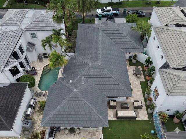 2558 206th Ter, Miami, FL 33180 - For Sale photo 4