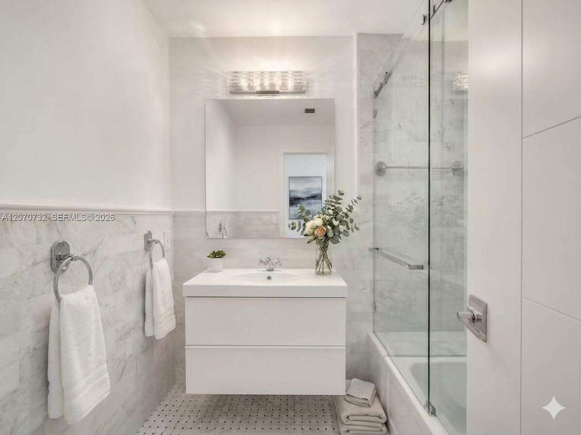 2558 206th Ter, Miami, FL 33180 - For Sale photo 8