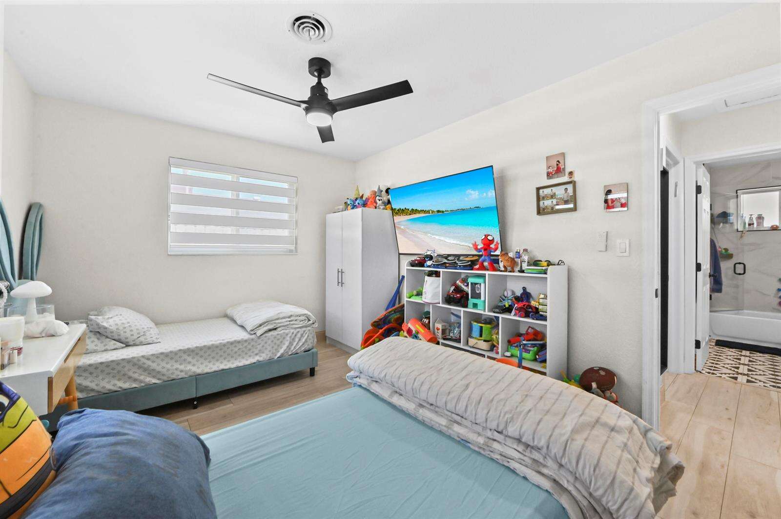1100 57th, Hollywood, FL 33021 - For Sale photo 14