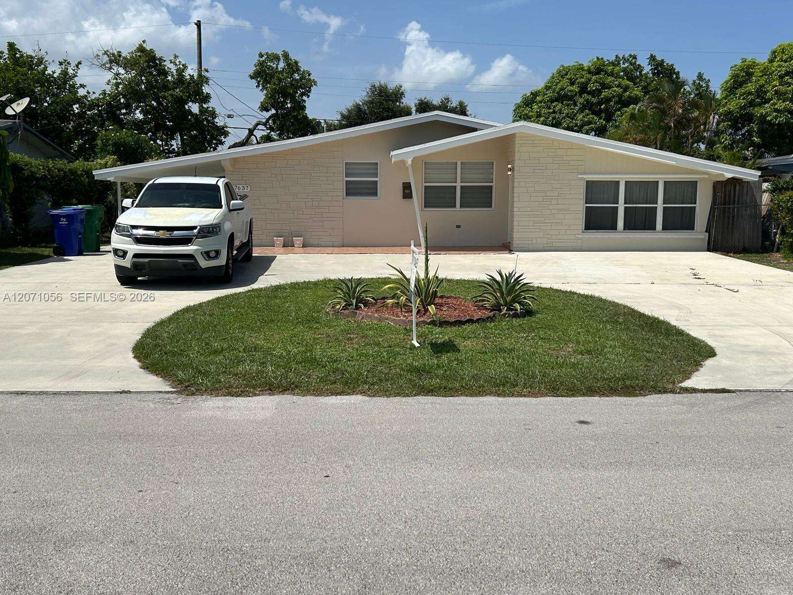 7637 Ramona St, Miramar, FL 33023 - Pending Sale photo 1