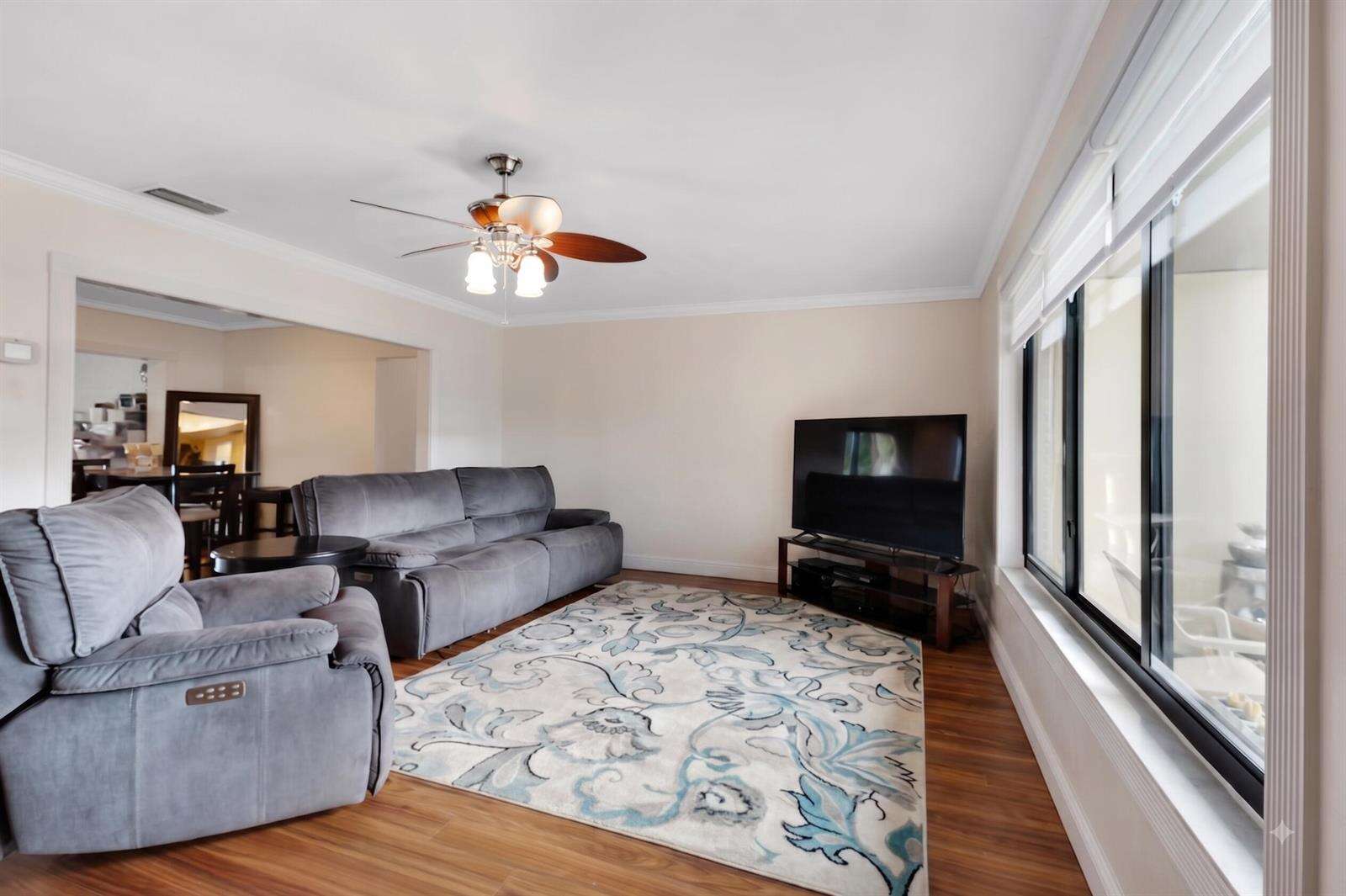510 93rd, Pembroke Pines, FL 33024 - For Sale photo 5