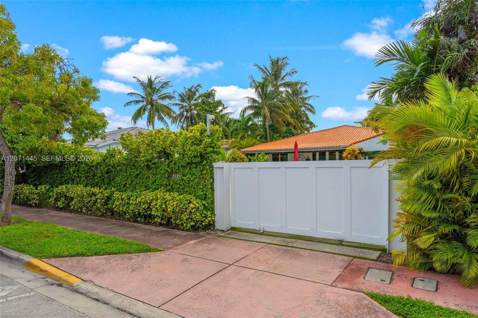 7970 Hawthorne Ave, Miami Beach, FL 33141 - For Sale photo 4