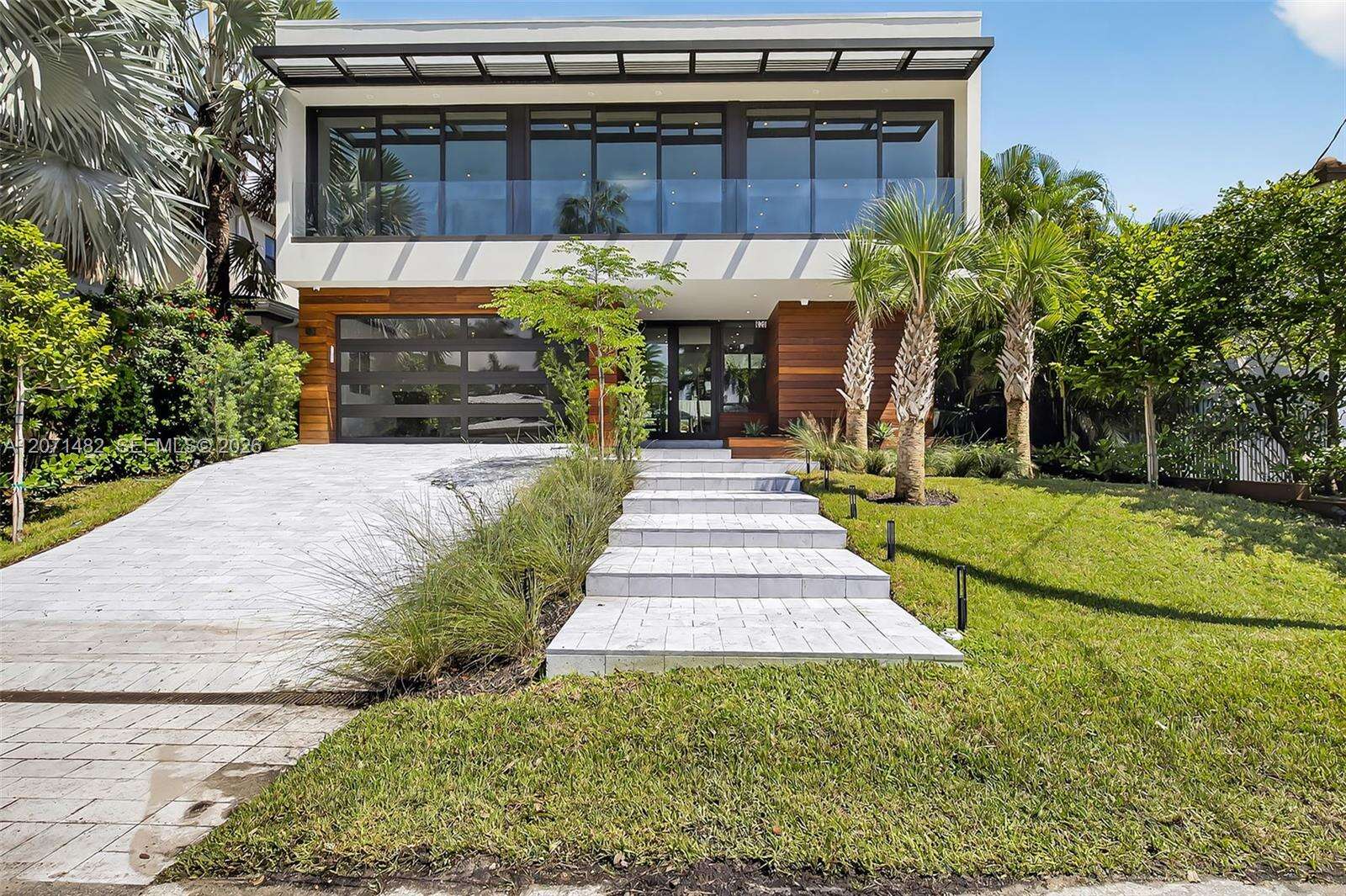 620 Solar Isle Dr, Fort Lauderdale, FL 33301 - For Sale photo 2