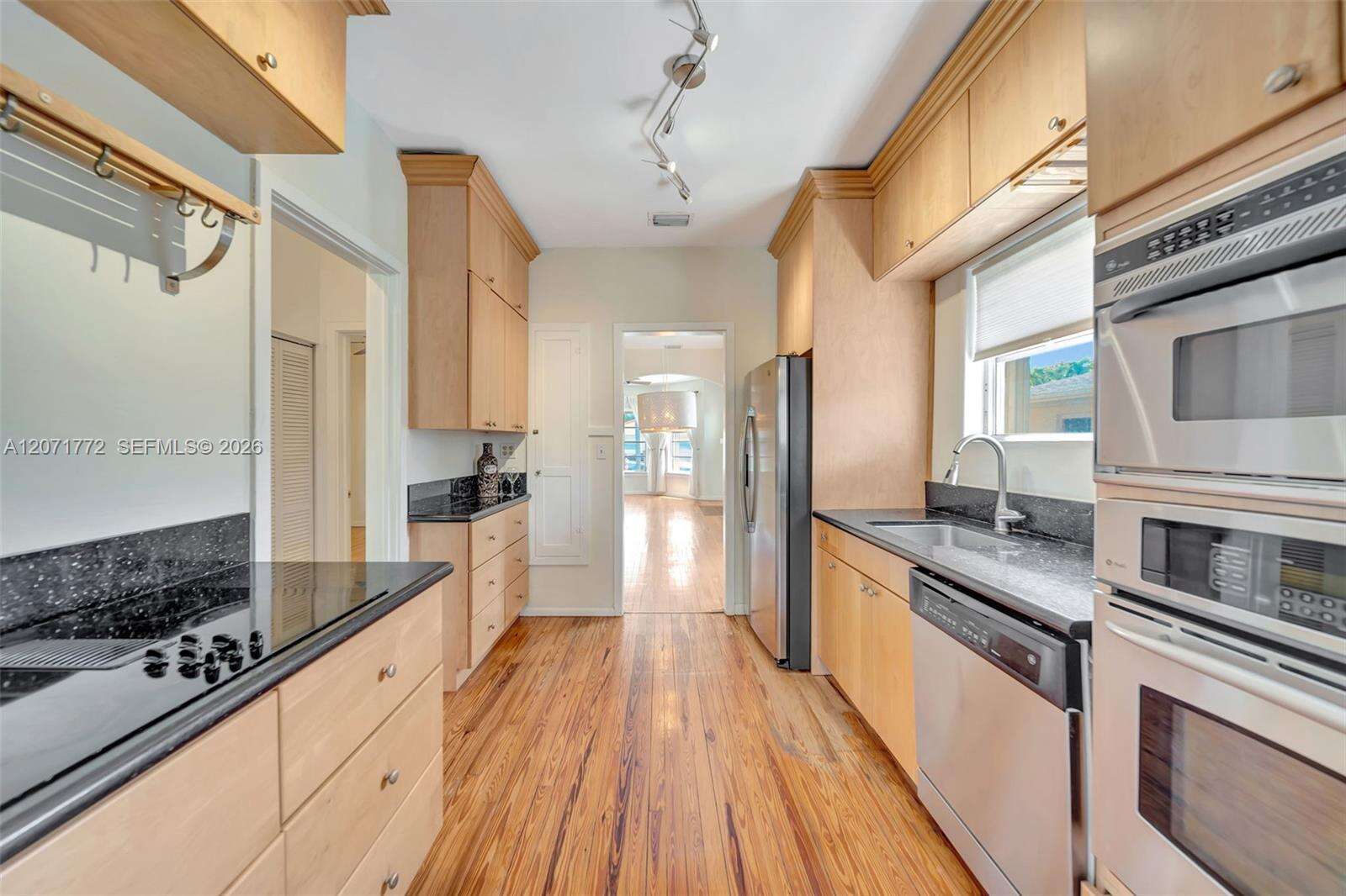 3431 25th St, Miami, FL 33133 - For Sale photo 11